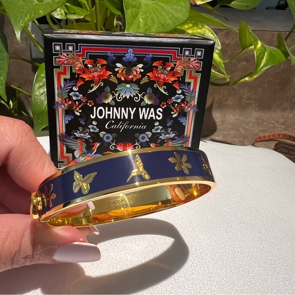 Johnny Was Garden Hinged Bracelet - Picture 6 of 11